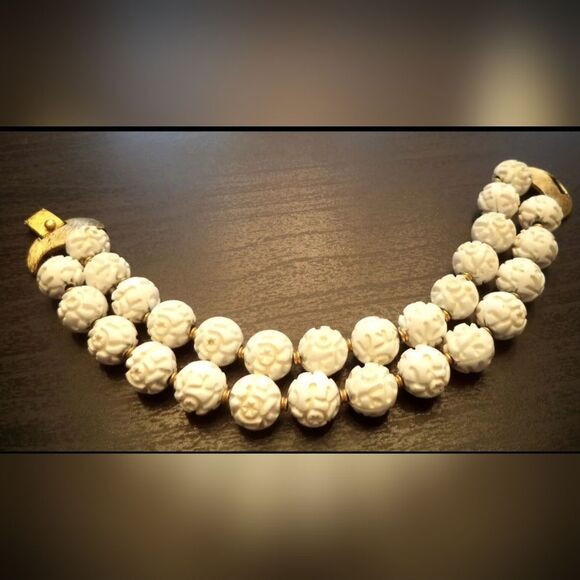 VINTAGE 1960 ESTATE SIGNED MONET FLORAL BEAD DOUBLE STRAND 8" - Picture 2 of 15